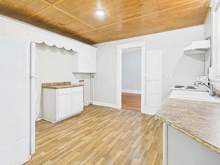 512 Maple St — Photo 17
