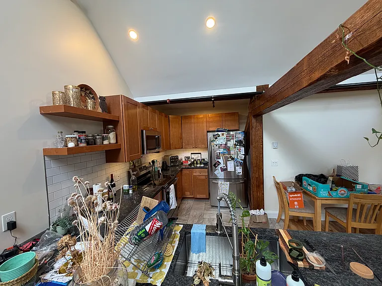 130 W Canal St #L — Photo 6