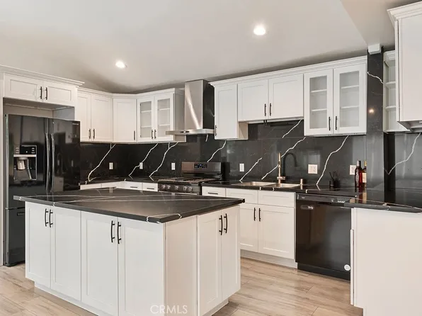 18646 Ingomar St, Reseda, CA 91335