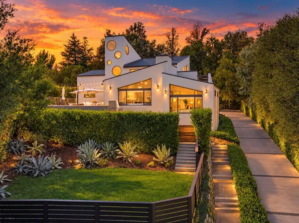 915 Camino Colibri, Calabasas, CA 91302