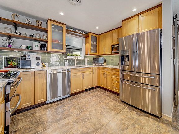 3rd image of 23416 E Olympic Ave