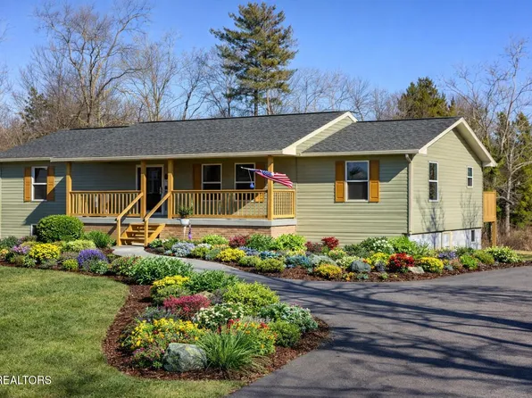 37 Windy Acres Dr, Crossville, TN 38571