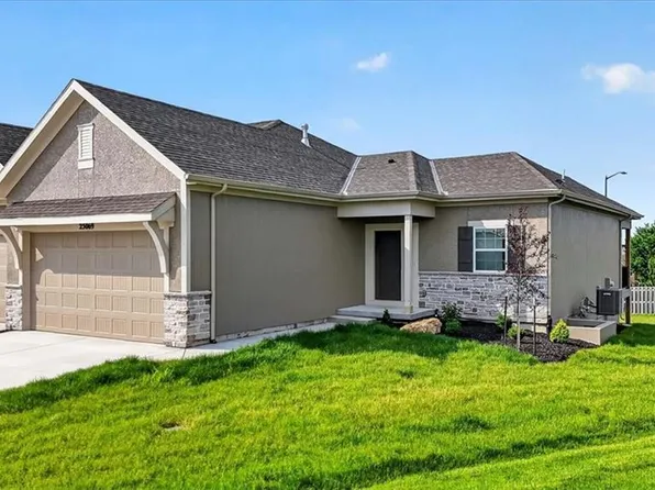 25069 W 94th Ter, Lenexa, KS 66227