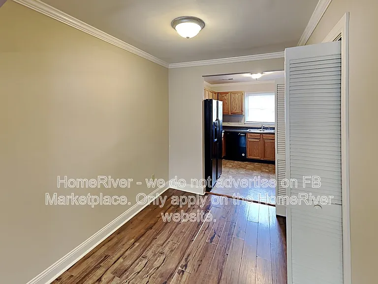 1161 Glendale Dr — Photo 3