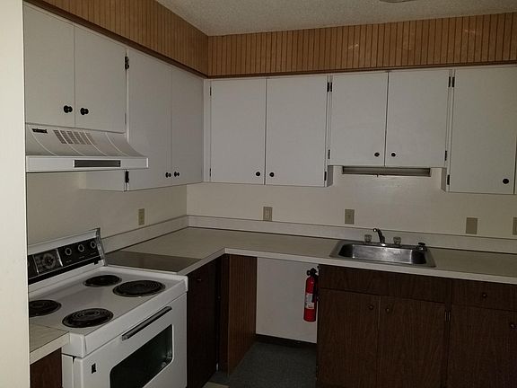 3rd image of 100 Lynwood Dr APT 2