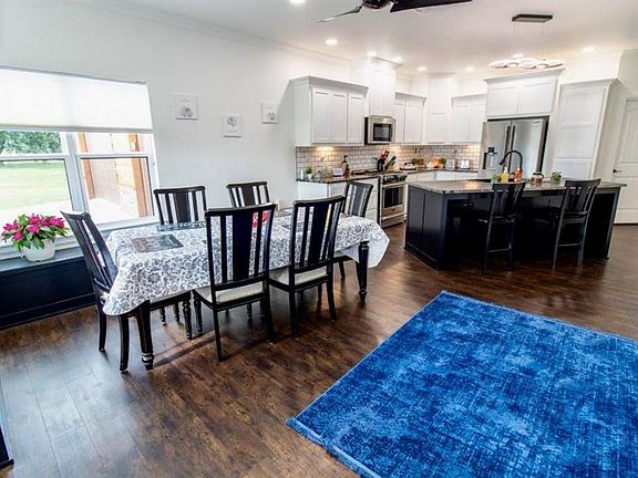 3rd image of 30290 Stephens Dr