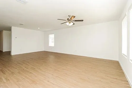 Spacious 4 Bed/2 Bath Single Family Home in Tampa - Available 09/01 - $1350/mo — Photo 2