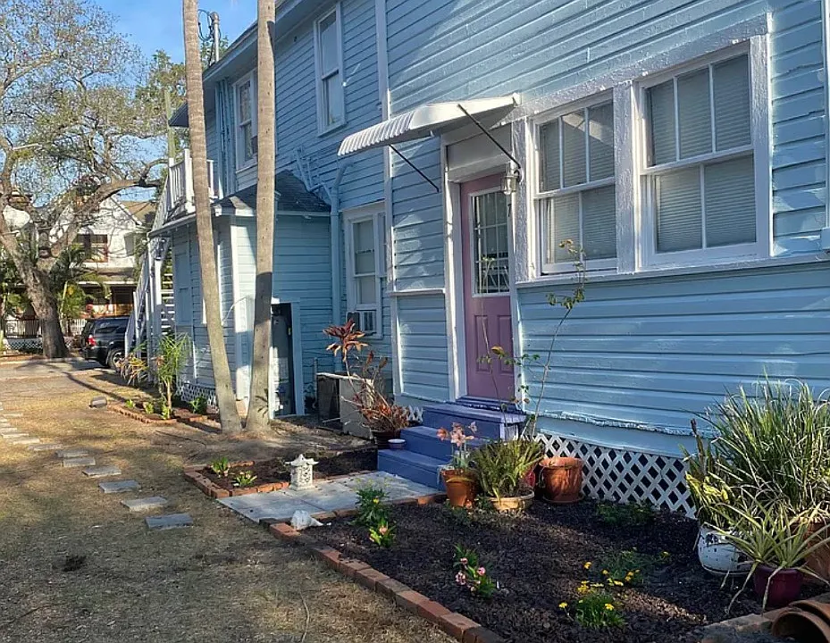 214 S Cedar Ave #7