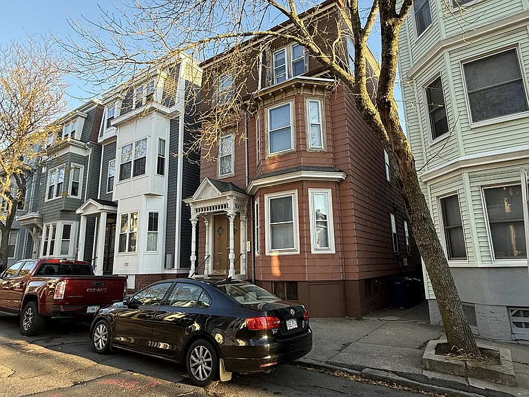 215 Lexington St #3 — Photo 12
