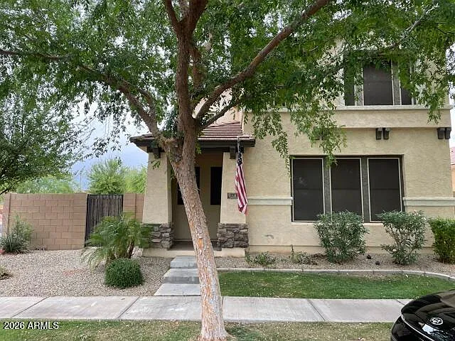 3 bed, 2.5 bath, 2237 sqft, $2,200 — Photo 1
