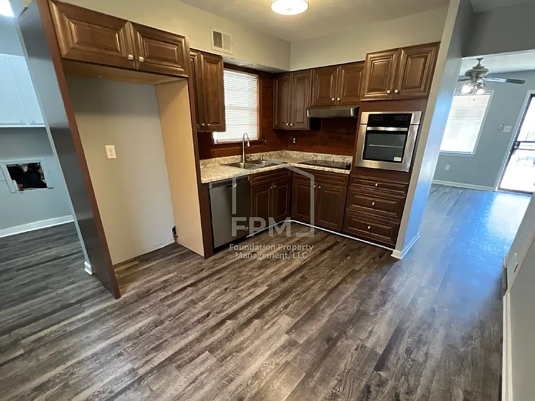 4325 Merlcrest Cv — Photo 3