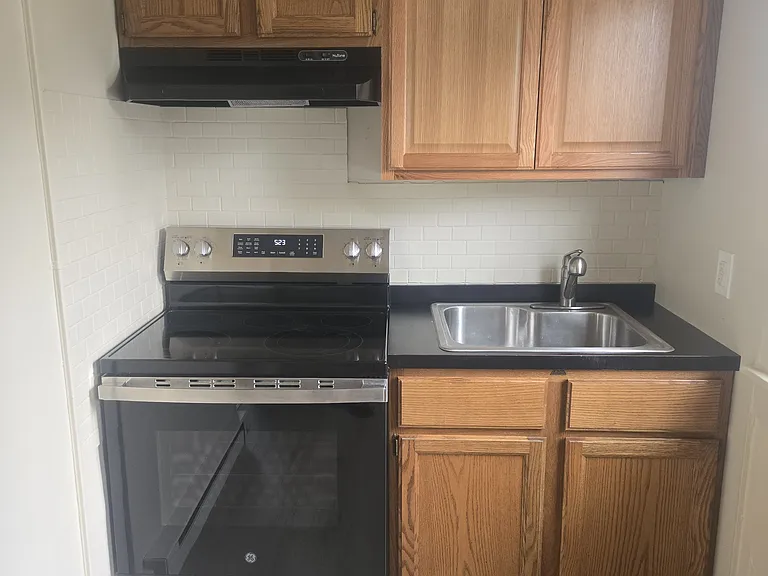 524 Spruce St #2 — Photo 6