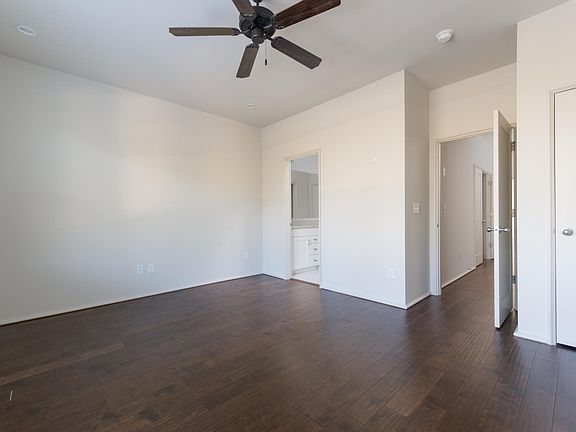 5th image of 657 Rumble Ave