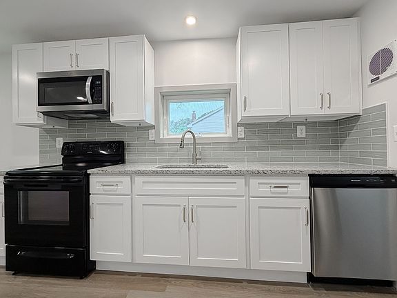 4th image of 17985 Three Notch Rd #4