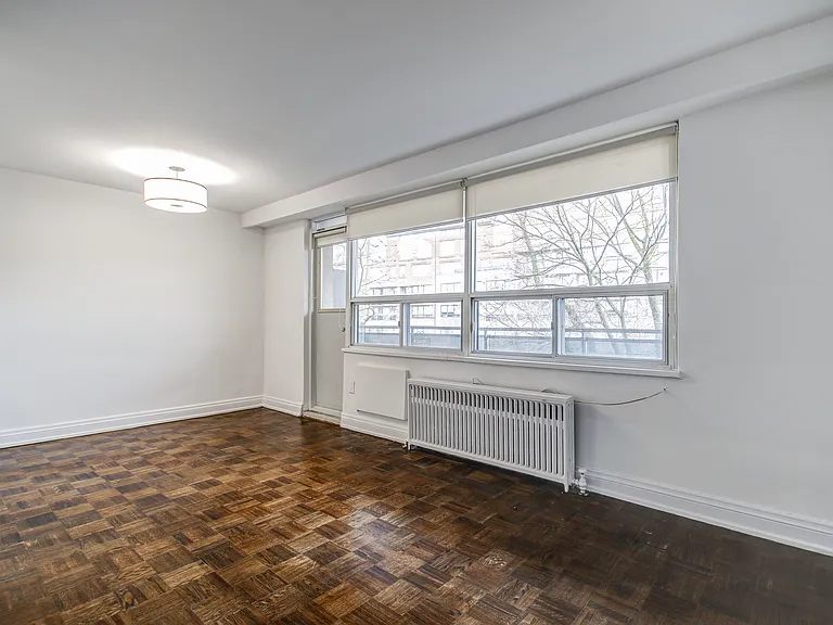 1833 Bayview Ave — Photo 5