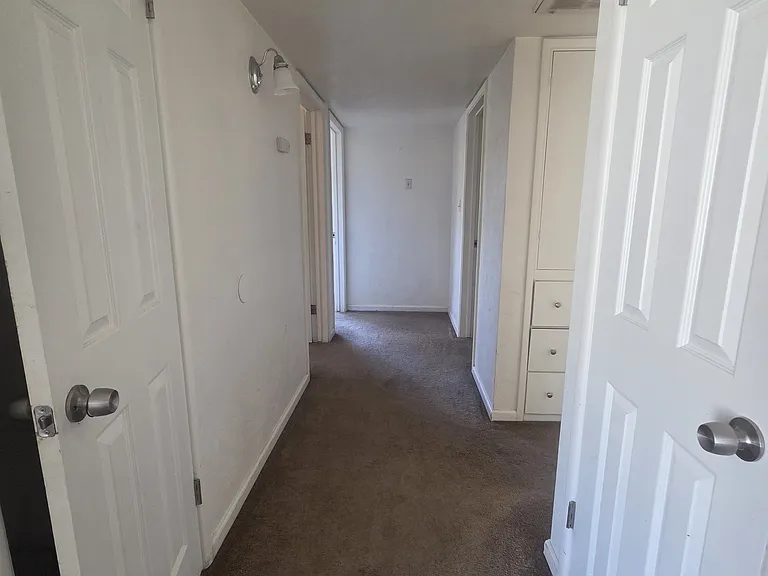 2420 E Pontiac Way — Photo 16