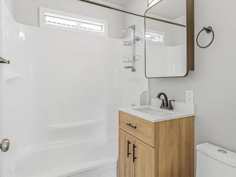 360 E Dartmouth St — Photo 13