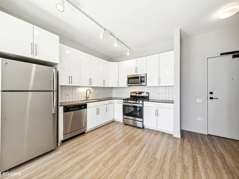 330 S. Wells St — Photo 62