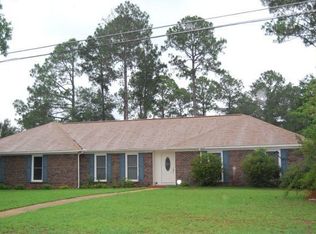 904 Camelot Ct, Dothan, AL 36303
