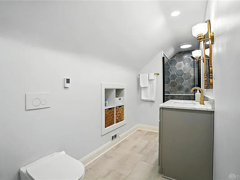 108 Napoleon Dr — Photo 26