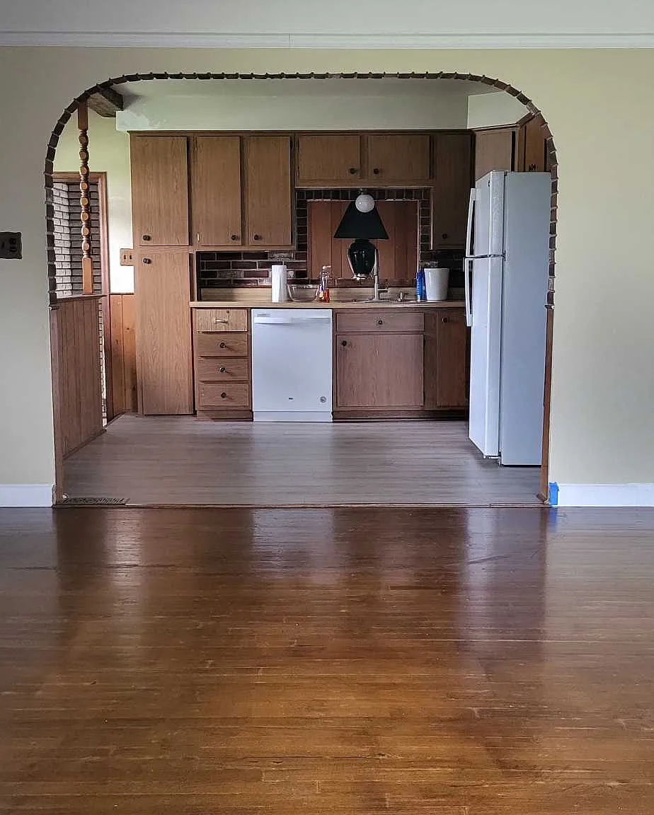 3 bed, 2200 sqft, $2,300 — Photo 2