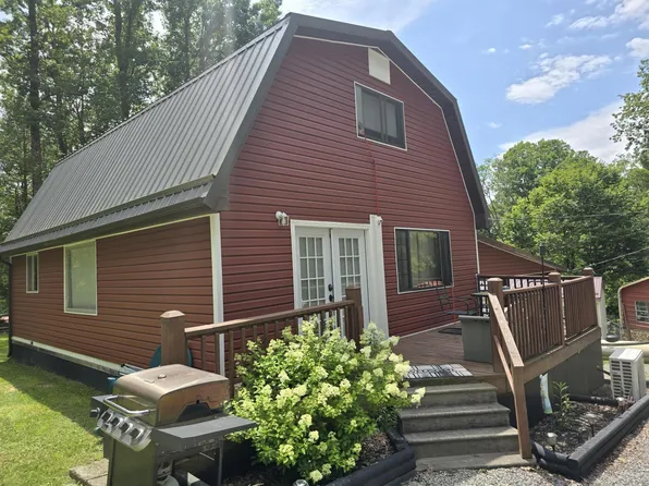 28 Breakwater Dr, Mount Nebo, WV 26679