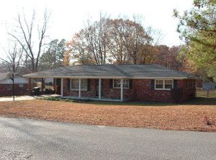 416 E Lakeside Dr, Florence, AL 35630
