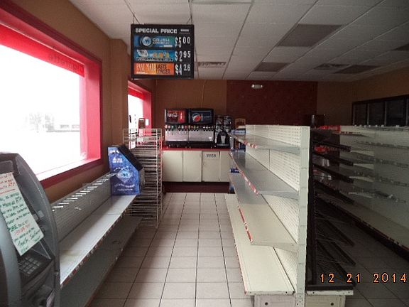 4th image of 3401 E Memorial Dr