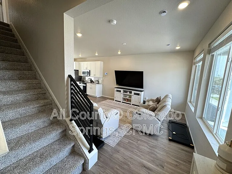 5635 Dakan Loop — Photo 8