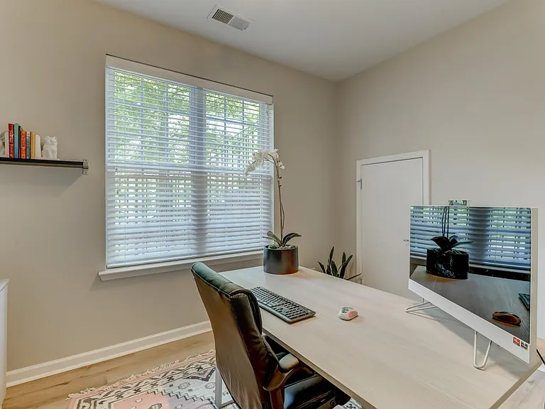 1132 Drayton Ct — Photo 31
