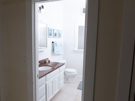 3rd image of 257 38th St #A