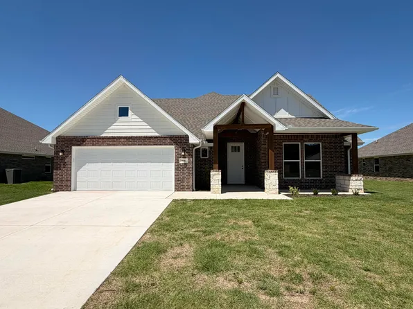 908 Silver Oaks Drive, Carl Junction, MO 64834