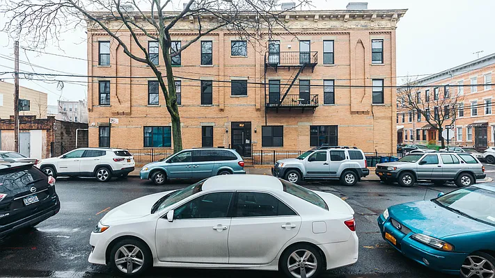Rented by Nooklyn NYC LLC | media 23