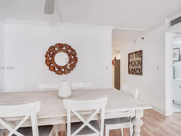 2401 Collins Ave #904 — Photo 5