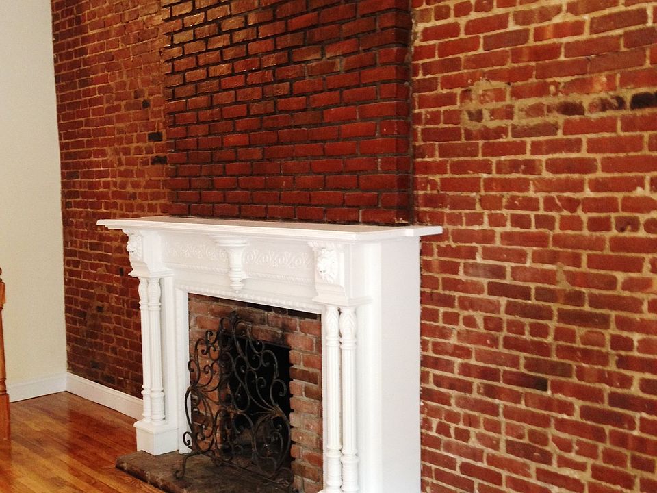 1st image of 110 W 74th St