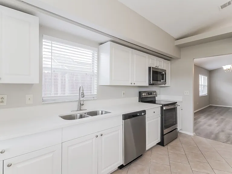 1005 Brielle Ave — Photo 8
