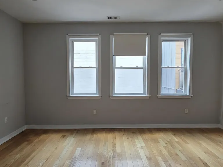 2006-08 Walnut St #13 — Photo 20