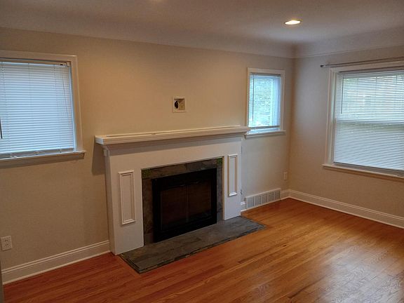 4th image of 1375 Anita Ave