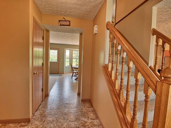 3rd image of 1572 S Hunters Dr