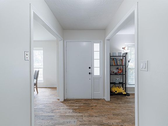 4th image of 11622 Chetman Dr