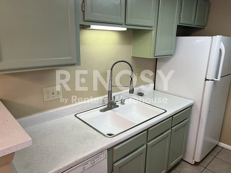 18043 E Ohio Ave #203 — Photo 10