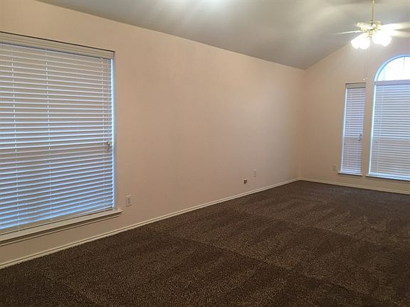 3rd image of 745 Nelson Pl