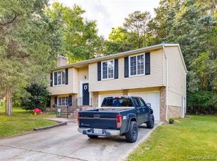 5714 Rimerton Dr, Charlotte, NC 28226