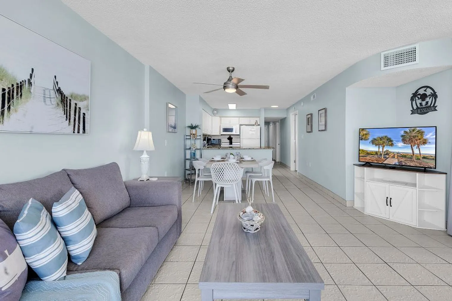 3 bed, 2.0 bath, 1237 sqft, $9,161 — Photo 2
