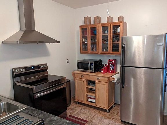 2nd image of 3218 Orleans Ave