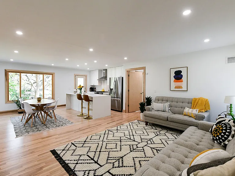 10526 Forrest Dr — Photo 1