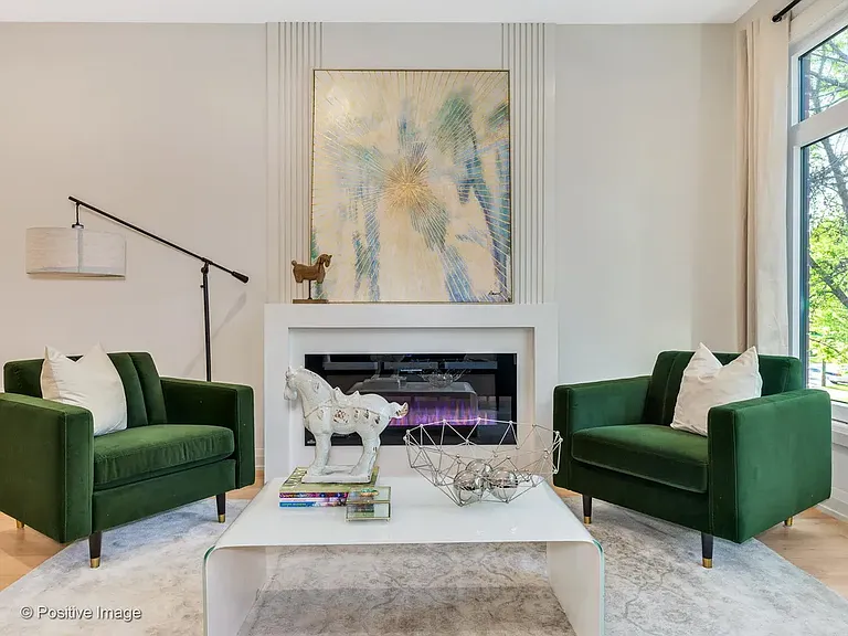2345 W Morse Ave — Photo 3