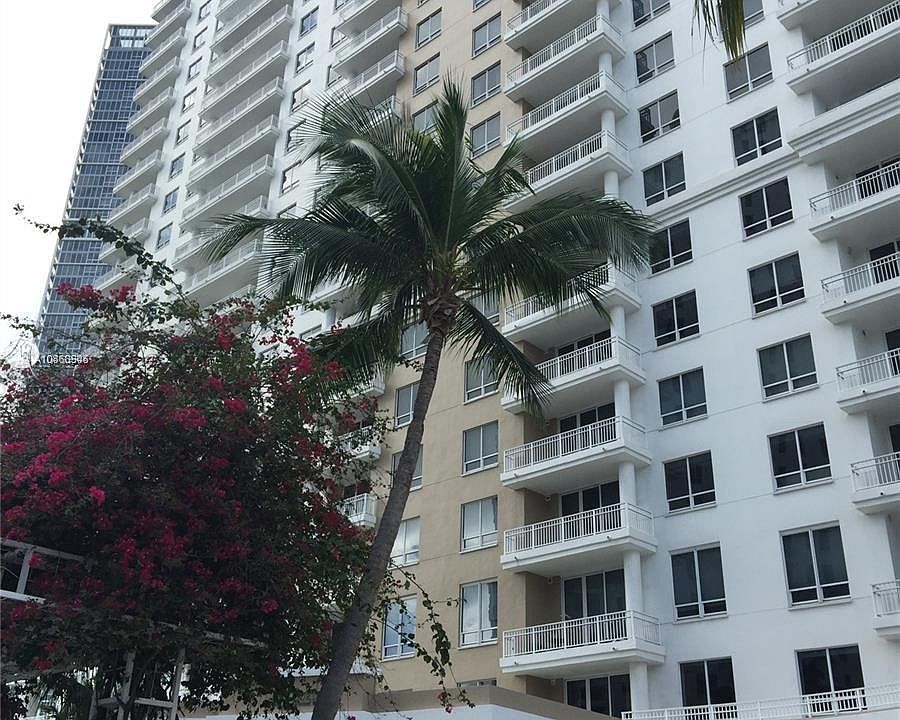 1st image of 801 Brickell Key Blvd APT 1010
