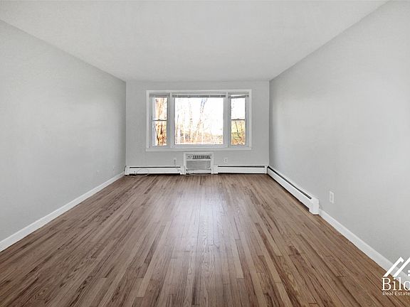 3rd image of 115 Bourne Ave APT 2