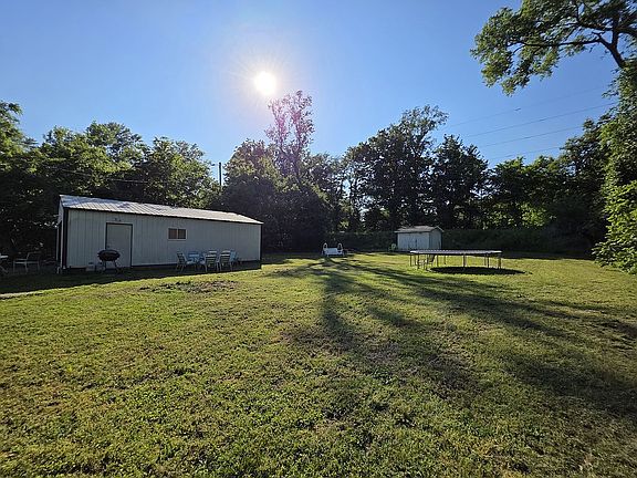 2nd image of 2405 Ledford Rd